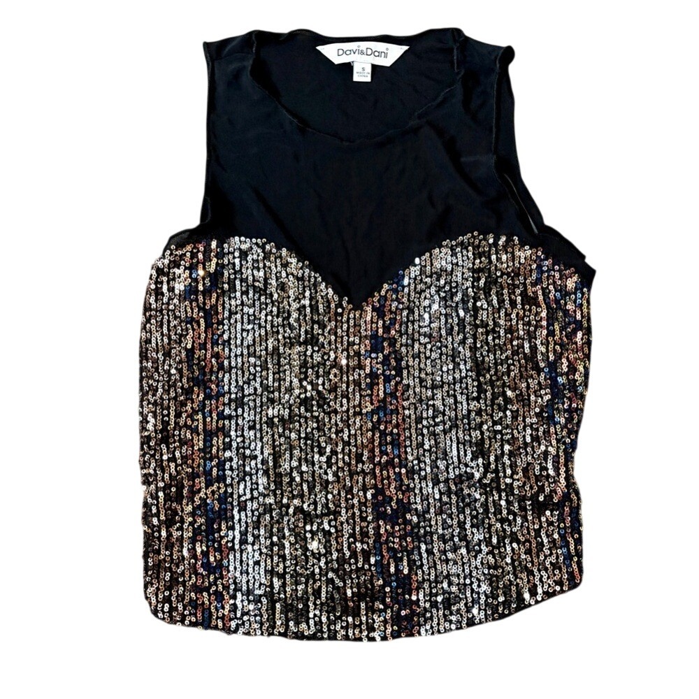 Davi & Dani Black Sequin Mesh Top Short Sleeve Heart Neckline New Years Sparkle